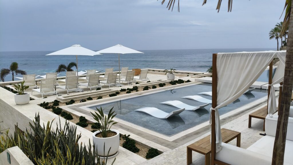 Querencia Beach Club infinity pool overlooking the Sea of Cortez
